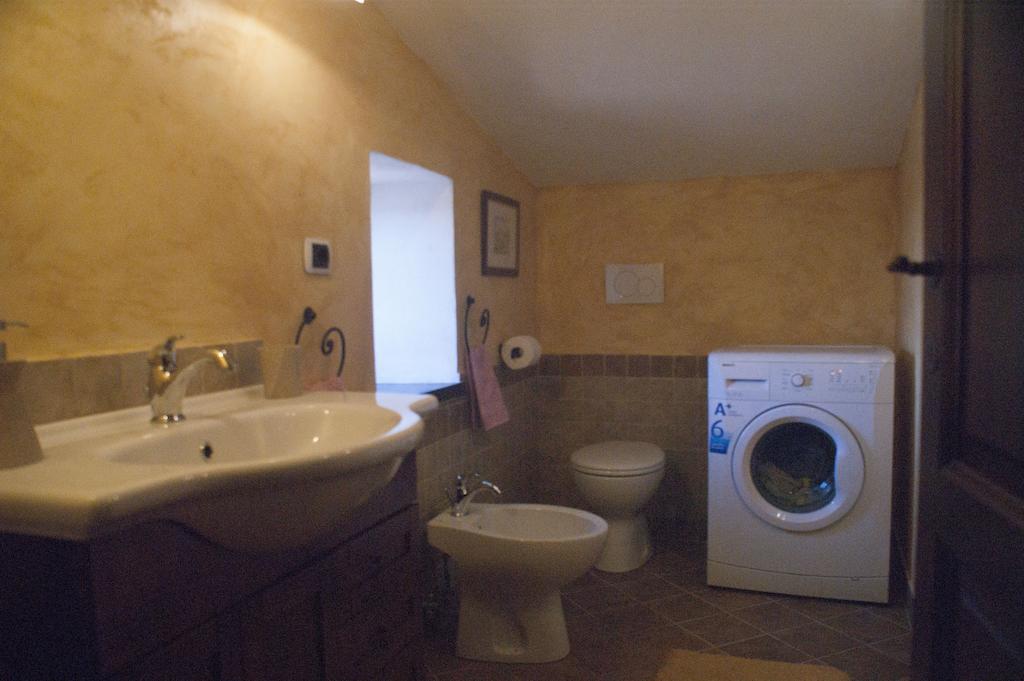 La Casa Del Viandante Villa Радикофани Стая снимка